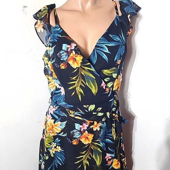 🆕️By & By Juniors Floral Tropical Hi Low Print Flutter Sleeve Dress 11 - Picture 3 of 15